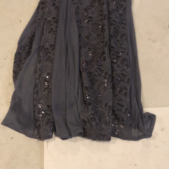 Blue formal gown - Picture 2 of 5